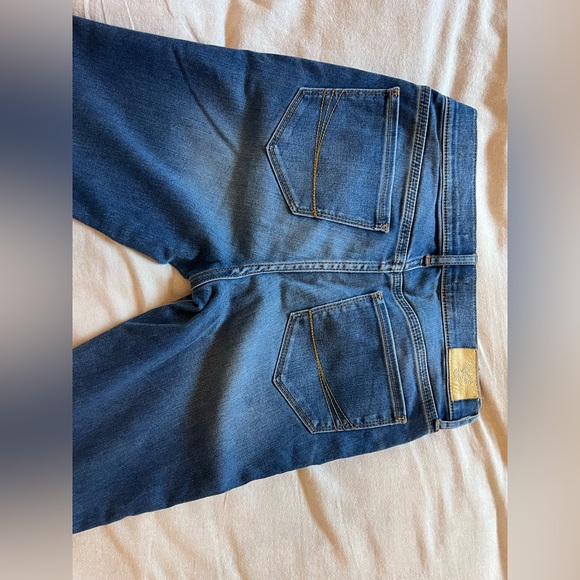 TNA jeans in excellent condition. Only worn a handful of times. Size 26 - Picture 4 of 5